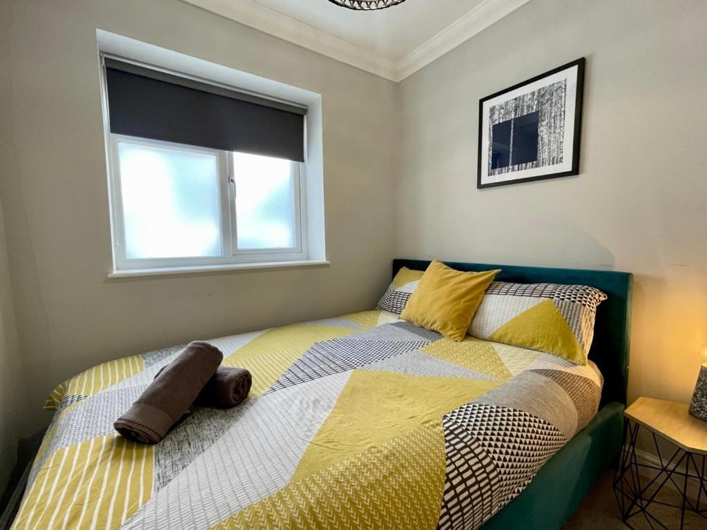 Stylish Modern Two Bedroom Apartment With Garden Cardiff Buitenkant foto