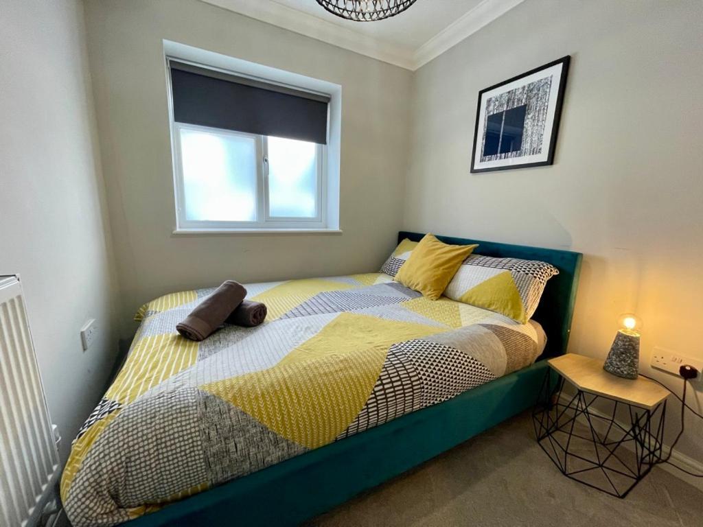 Stylish Modern Two Bedroom Apartment With Garden Cardiff Buitenkant foto